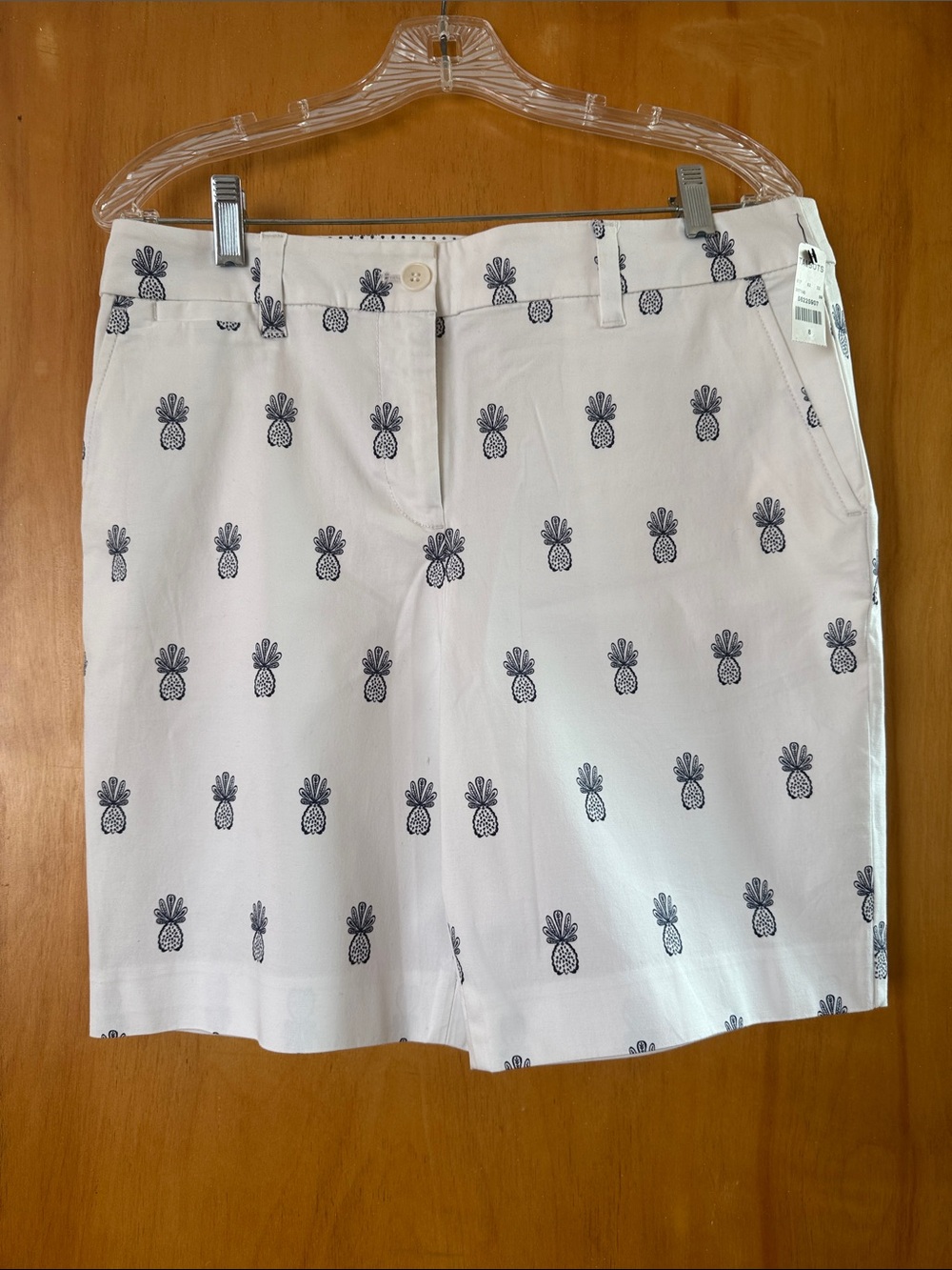 Women’s White Pineapple-Print Flat Front Shorts, 9-inch inseam